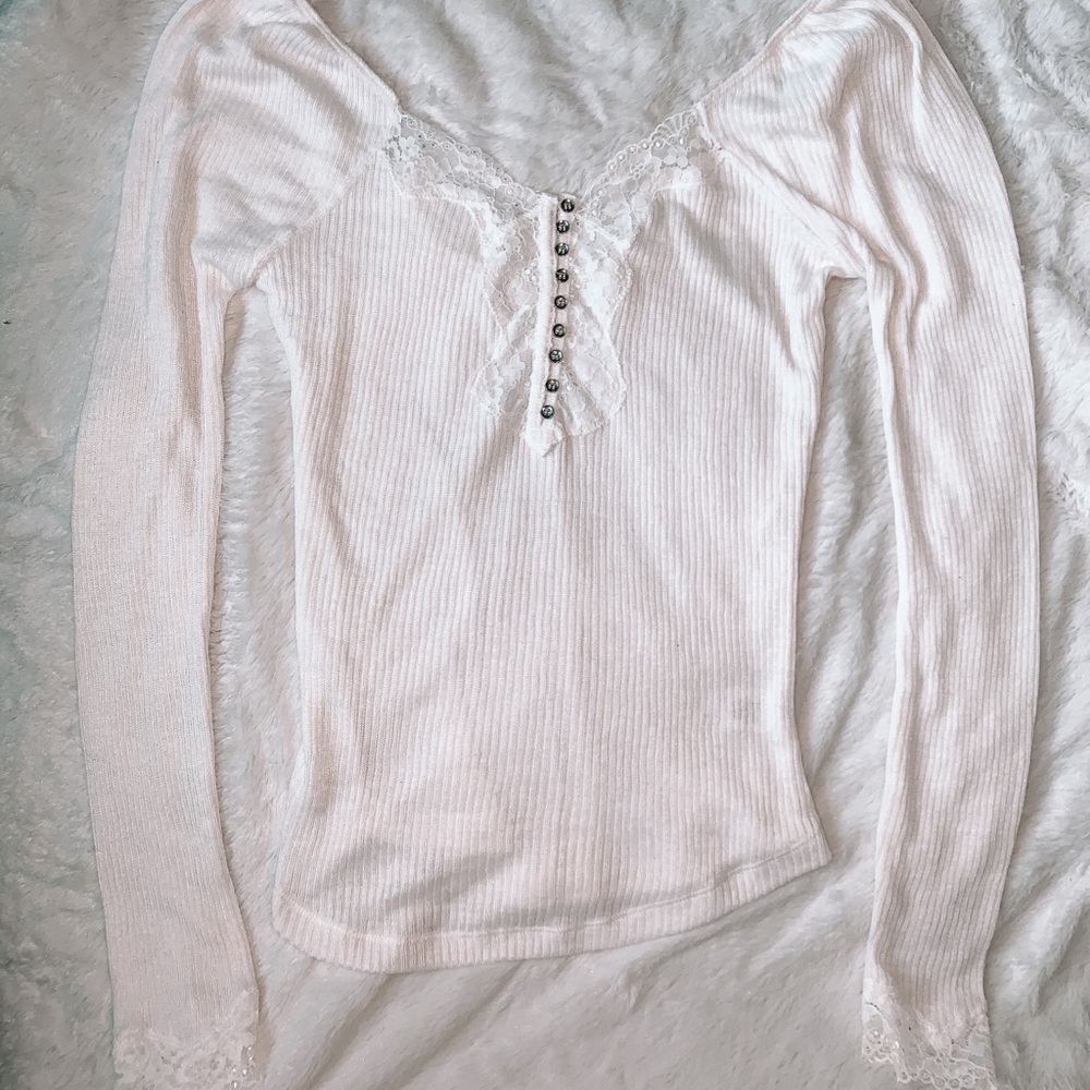 Off the shoulder long sleeve top